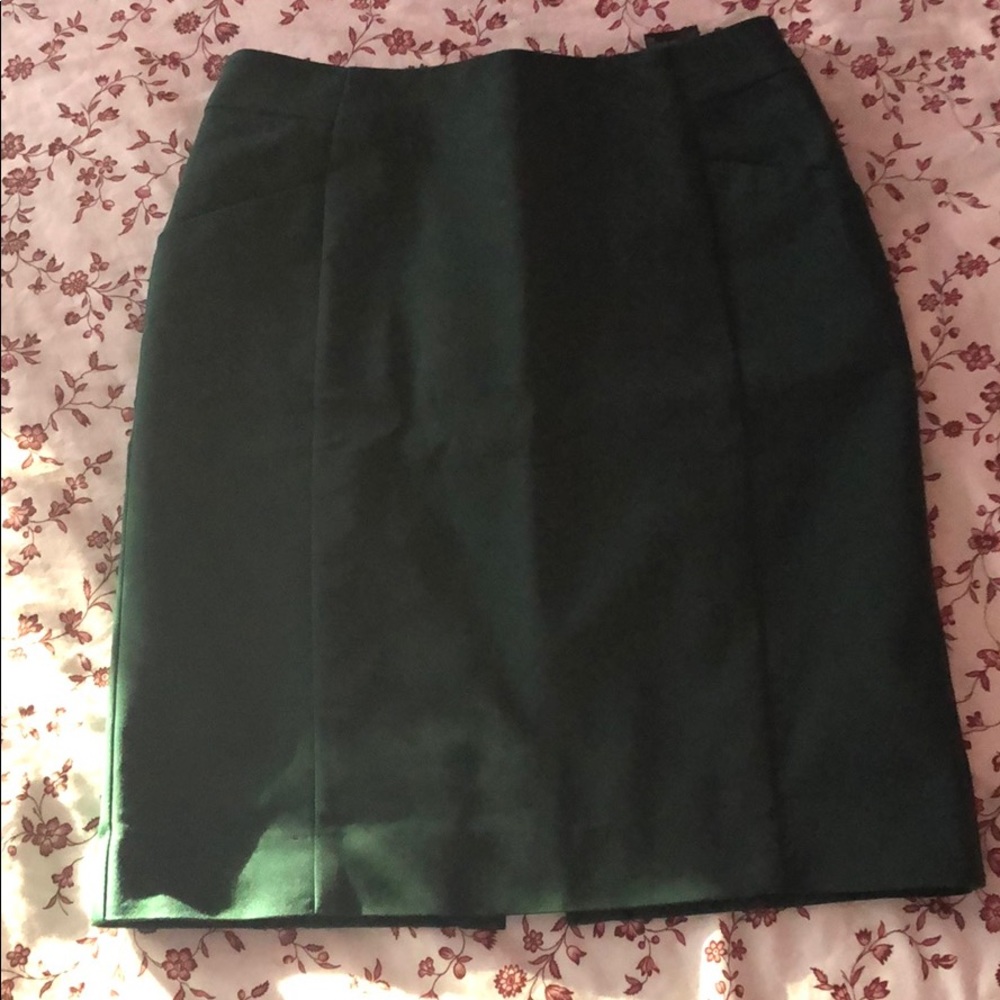 H&M Olive Green Knee Length Skirt (Size 6)